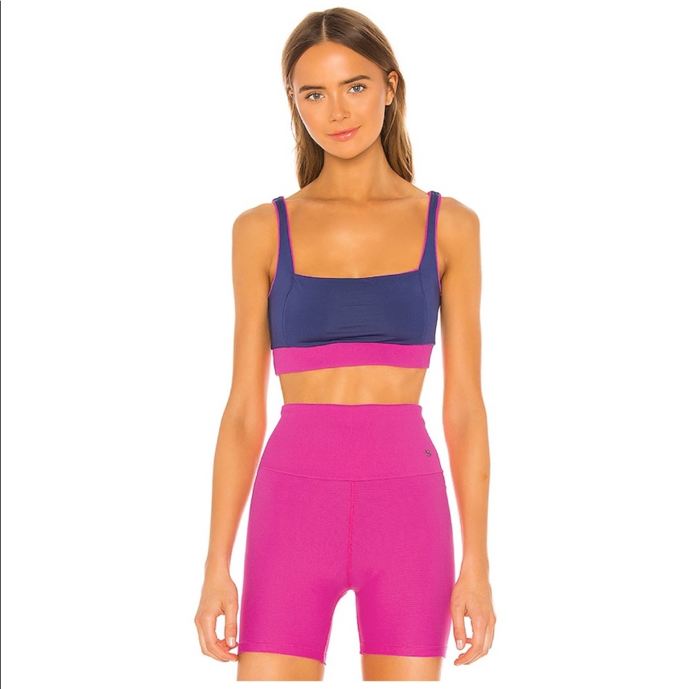 REVOLVE biker shorts & bra reversible workout set Size L - Picture 2 of 10